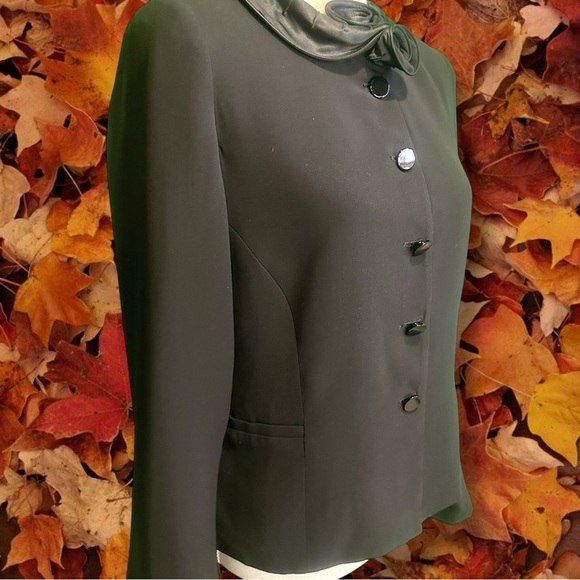 Armani Collezioni Black 100% Silk Button-Up Blazer with Rose Accent Collar Sz 14 - Picture 14 of 15